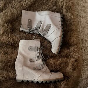 Sorel Wedge Lace-up Ankle Booties Size 9